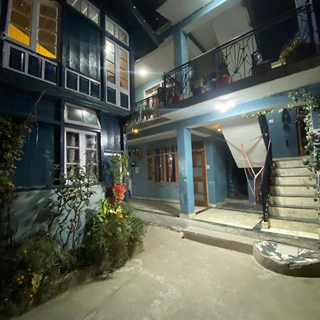 The Prasher Lodge Mall Road Manali Eksteriør billede
