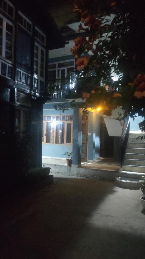 The Prasher Lodge Mall Road Manali Eksteriør billede
