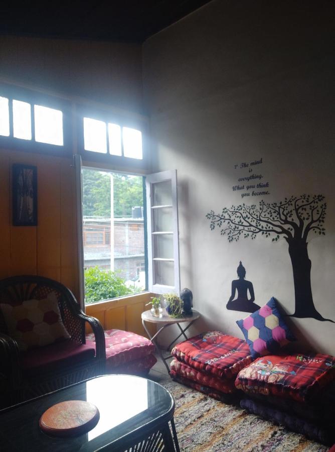 The Prasher Lodge Mall Road Manali Eksteriør billede