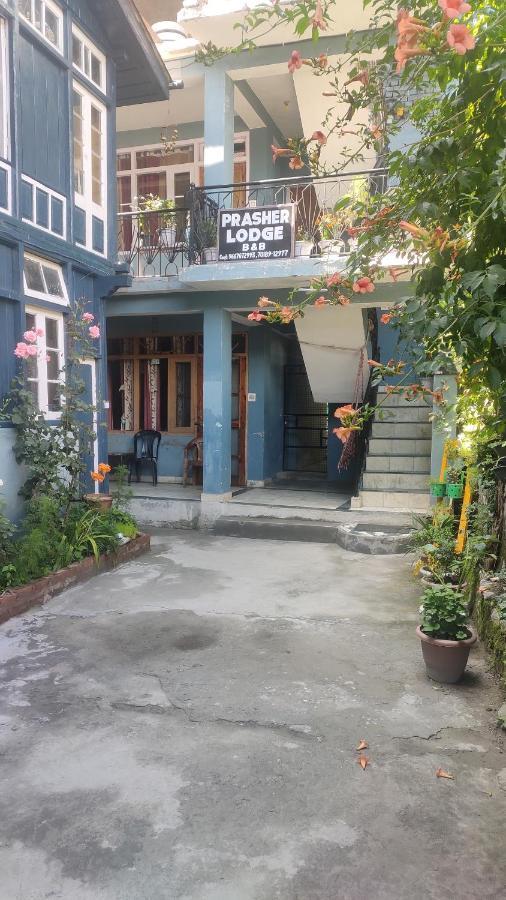 The Prasher Lodge Mall Road Manali Eksteriør billede
