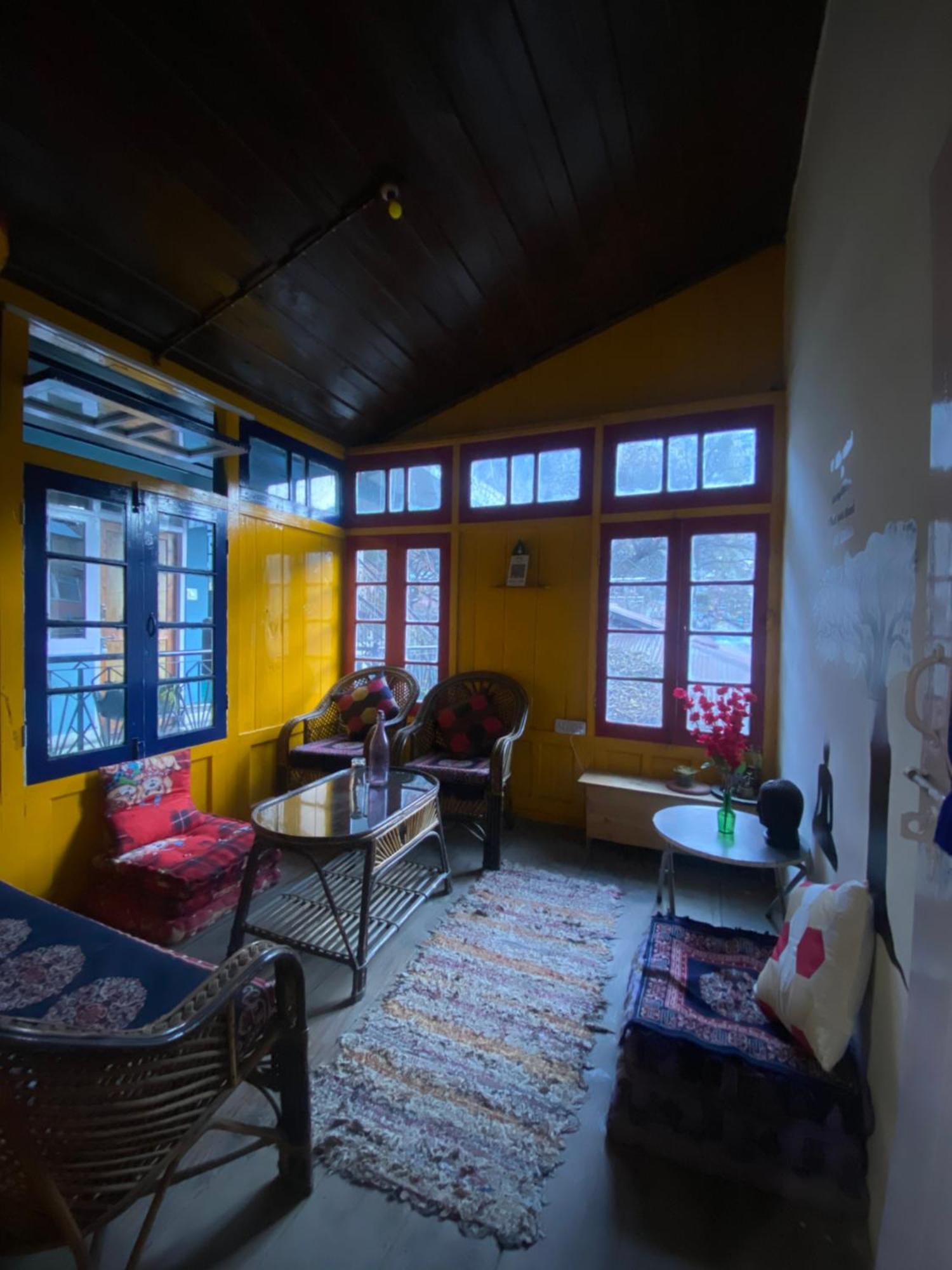 The Prasher Lodge Mall Road Manali Eksteriør billede